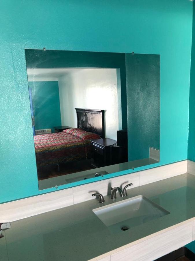 Star Motel Norwalk Bagian luar foto