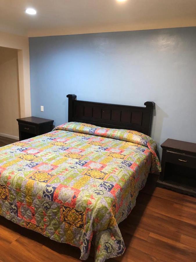 Star Motel Norwalk Bagian luar foto