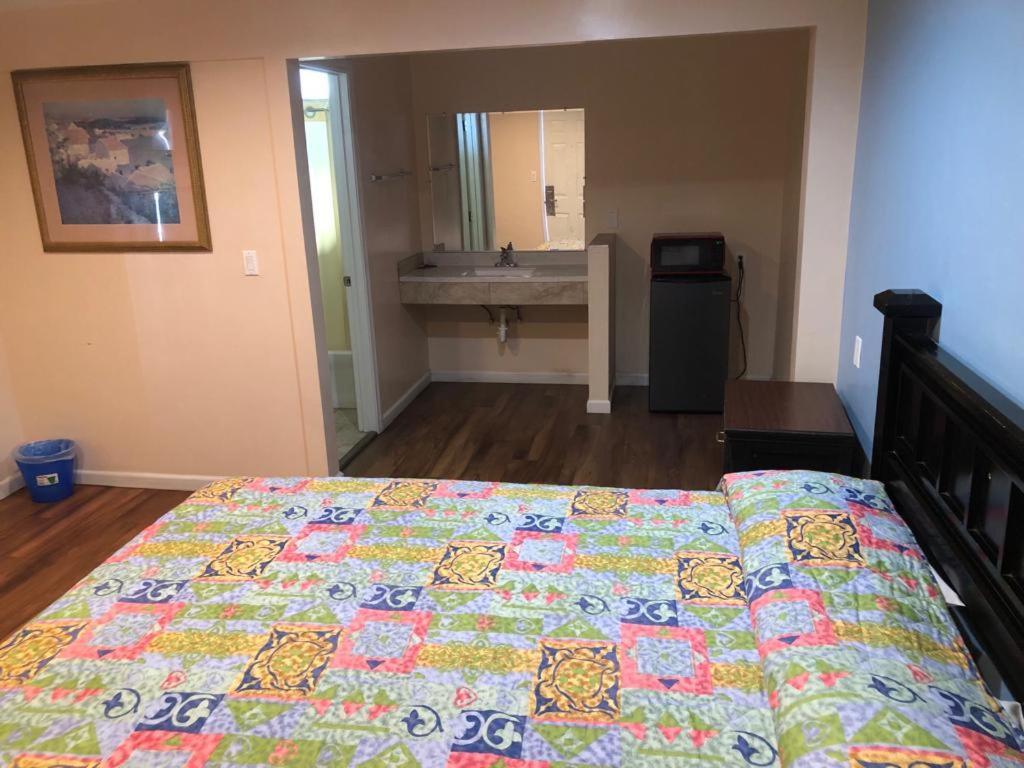 Star Motel Norwalk Bagian luar foto