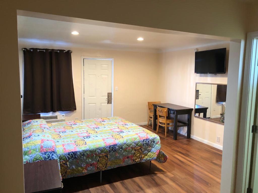 Star Motel Norwalk Bagian luar foto